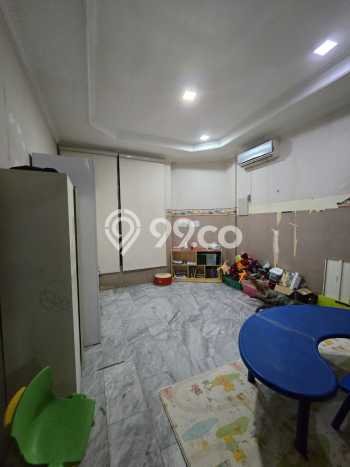 Jual Rumah Mewah Megah Dengan View Eksklusif di Loji Wetan, Surakarta Jual Rumah Mewah Megah Dengan View Eksklusif di Loji Wetan, Surakarta