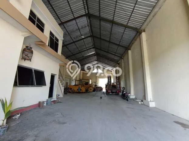 Gudang disewakan di Jaten Karanganyar dengan luas bangunan 800m2 Gudang disewakan di Jaten Karanganyar dengan luas bangunan 800m2
