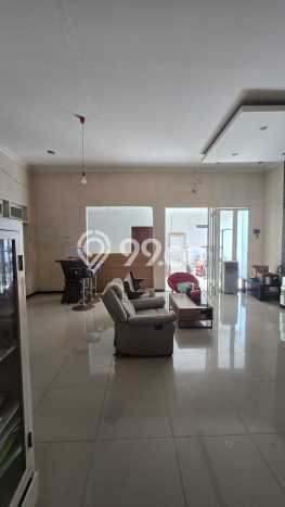 Rumah Kost untuk Dijual di Jebres dengan 21 KT, 20 KM, Luas 650m2 Rumah Kost untuk Dijual di Jebres dengan 21 KT, 20 KM, Luas 650m2