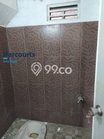 Area Ramai! Ruko Dijual di Jaten untuk Bisnis Luas Bangunan 102m2 Area Ramai! Ruko Dijual di Jaten untuk Bisnis Luas Bangunan 102m2