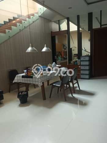 Dijual Rumah Premium dengan Fasilitas Sekitar Lengkap di Jebres, Solo Dijual Rumah Premium dengan Fasilitas Sekitar Lengkap di Jebres, Solo