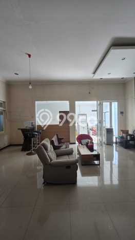 Rumah Kost untuk Dijual di Jebres dengan 21 KT, 20 KM, Luas 650m2 Rumah Kost untuk Dijual di Jebres dengan 21 KT, 20 KM, Luas 650m2