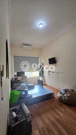 Rumah Kost untuk Dijual di Jebres dengan 21 KT, 20 KM, Luas 650m2 Rumah Kost untuk Dijual di Jebres dengan 21 KT, 20 KM, Luas 650m2