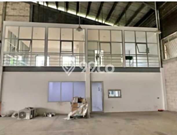 Disewakan Gudang komersial di Gondangrejo luas bangunan 2600m2 Disewakan Gudang komersial di Gondangrejo luas bangunan 2600m2