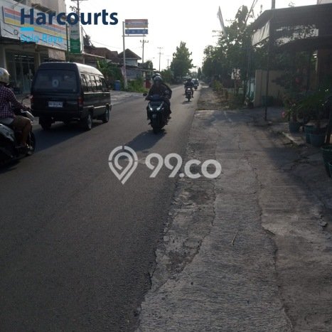 Area Ramai! Ruko Dijual di Jaten untuk Bisnis Luas Bangunan 102m2 Area Ramai! Ruko Dijual di Jaten untuk Bisnis Luas Bangunan 102m2