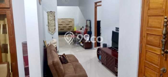 Jual Rumah Bagus Siap Huni LB 200m2 di Kartasura, Sukoharjo Jual Rumah Bagus Siap Huni LB 200m2 di Kartasura, Sukoharjo