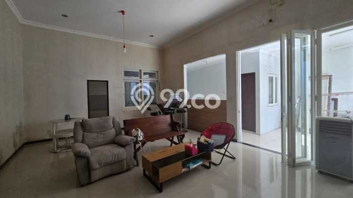 Rumah Kost untuk Dijual di Jebres dengan 21 KT, 20 KM, Luas 650m2 Rumah Kost untuk Dijual di Jebres dengan 21 KT, 20 KM, Luas 650m2