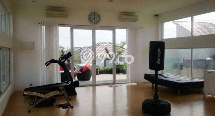Rumah Elit Modern Tanpa Renovasi di Bintaro Jakarta Selatan Rumah Elit Modern Tanpa Renovasi di Bintaro Jakarta Selatan