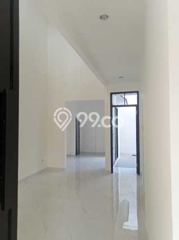Rumah LT 136m2m² Desain Minimalis di Kawasan Elite Kota Wisata, Bogor Rumah LT 136m2m² Desain Minimalis di Kawasan Elite Kota Wisata, Bogor