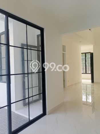 Rumah LT 136m2m² Desain Minimalis di Kawasan Elite Kota Wisata, Bogor Rumah LT 136m2m² Desain Minimalis di Kawasan Elite Kota Wisata, Bogor