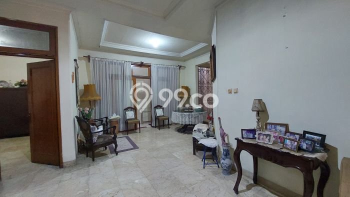 For Sale! Premium House LT 206m2 Desain Elegan di Ciracas For Sale! Premium House LT 206m2 Desain Elegan di Ciracas