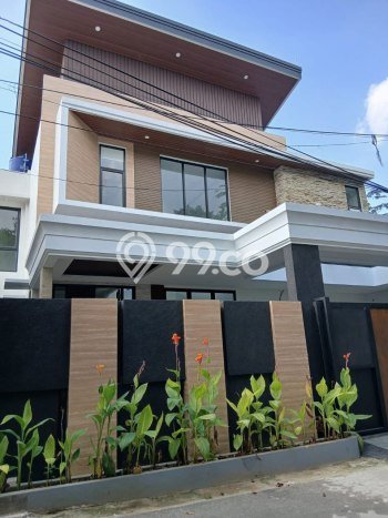 Ready to Use! Premium House LT 307m2 Desain Modern di Radio Dalam Ready to Use! Premium House LT 307m2 Desain Modern di Radio Dalam