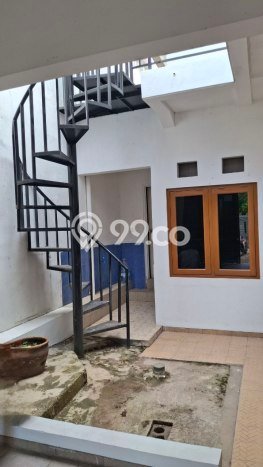 For Sale! Premium House LT 263m2 Desain Elegan di Pondok Kelapa For Sale! Premium House LT 263m2 Desain Elegan di Pondok Kelapa