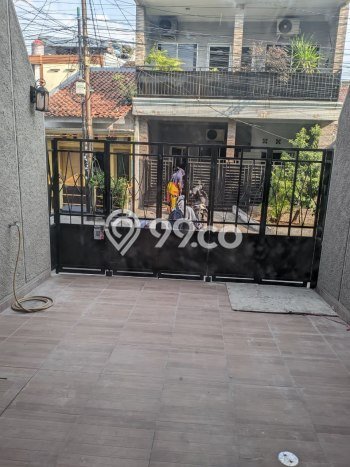 For Sale Hunian Rumah Nyaman 3 KT di Otista, Jakarta Timur For Sale Hunian Rumah Nyaman 3 KT di Otista, Jakarta Timur