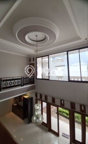 Rumah Mewah Dijual LT 350m2 di Duren Sawit, Jakarta Timur Rumah Mewah Dijual LT 350m2 di Duren Sawit, Jakarta Timur