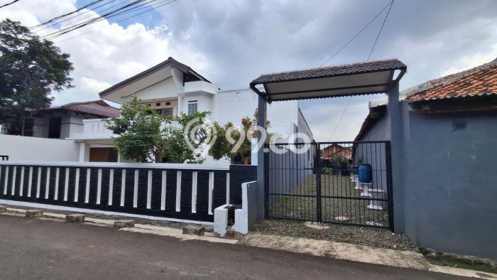 For Sale! Premium House LT 263m2 Desain Elegan di Pondok Kelapa For Sale! Premium House LT 263m2 Desain Elegan di Pondok Kelapa