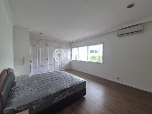 Rumah Kontrakan Jakarta Selatan LT 439m2 LB 348m2 Area Tanah Kusir Rumah Kontrakan Jakarta Selatan LT 439m2 LB 348m2 Area Tanah Kusir