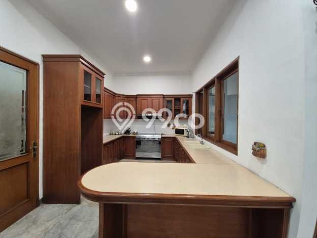 Rumah Kontrakan Jakarta Selatan LT 350m2 LB 350m2 Kawasan Pejaten Rumah Kontrakan Jakarta Selatan LT 350m2 LB 350m2 Kawasan Pejaten