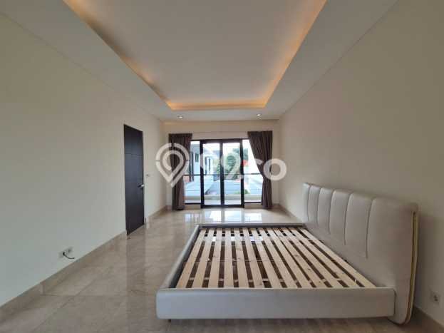 Disewakan! Rumah 4 Kamar Tidur &
4 Kamar Mandi di Kemang, Jakarta Selatan Disewakan! Rumah 4 Kamar Tidur &
4 Kamar Mandi di Kemang, Jakarta Selatan