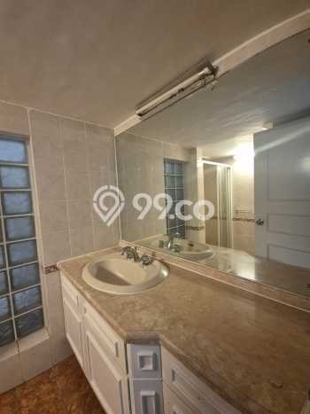 Rumah Kontrakan Jakarta Selatan LT 439m2 LB 348m2 Area Tanah Kusir Rumah Kontrakan Jakarta Selatan LT 439m2 LB 348m2 Area Tanah Kusir
