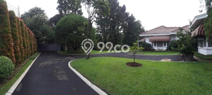 Ready to Use! Luxury House LT 6700m2 Desain Elegan di Kemang Ready to Use! Luxury House LT 6700m2 Desain Elegan di Kemang