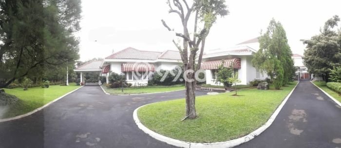Ready to Use! Luxury House LT 6700m2 Desain Elegan di Kemang Ready to Use! Luxury House LT 6700m2 Desain Elegan di Kemang
