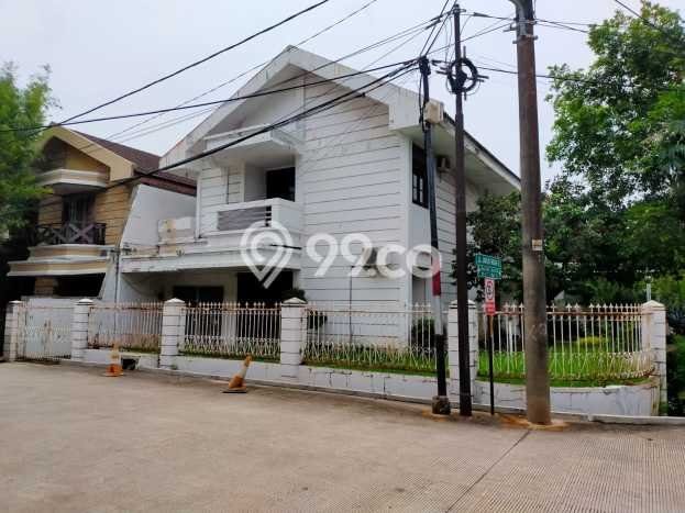 Hunian Mewah Siap Huni LT 320m2 di Kelapa Gading, Jakarta Utara Hunian Mewah Siap Huni LT 320m2 di Kelapa Gading, Jakarta Utara