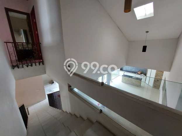 Rumah Elit Modern Tanpa Renovasi di BSD Tangerang Rumah Elit Modern Tanpa Renovasi di BSD Tangerang