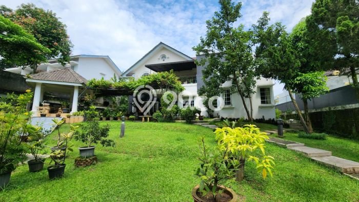 Jual Rumah Mewah Megah Dengan View Eksklusif di Sentul City, Bogor Jual Rumah Mewah Megah Dengan View Eksklusif di Sentul City, Bogor