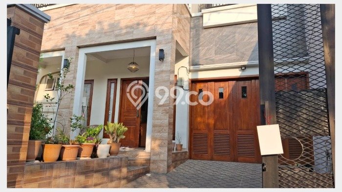 Rumah Mewah Siap Huni LT 200m2 di Ciledug, Tangerang Rumah Mewah Siap Huni LT 200m2 di Ciledug, Tangerang