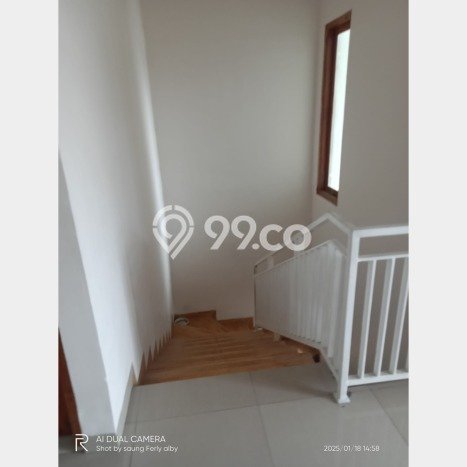 Rumah Mewah Siap Huni LT 200m2 di Ciledug, Tangerang Rumah Mewah Siap Huni LT 200m2 di Ciledug, Tangerang