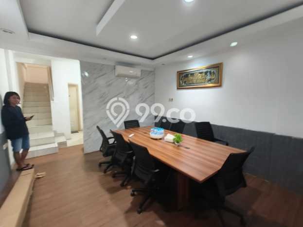 Ruko Dijual di Jakarta Barat LT 67m2 & LB 120m2 Lokasi Terbaik! Ruko Dijual di Jakarta Barat LT 67m2 & LB 120m2 Lokasi Terbaik!