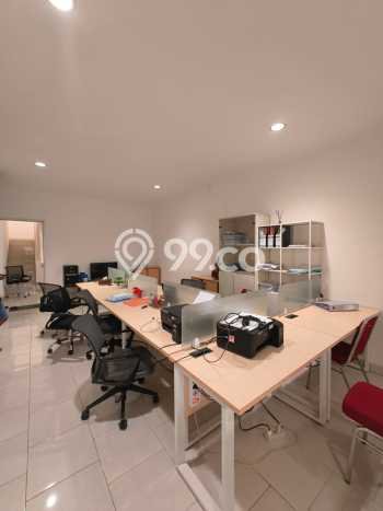 Ruko Dijual di Jakarta Barat LT 67m2 & LB 120m2 Lokasi Terbaik! Ruko Dijual di Jakarta Barat LT 67m2 & LB 120m2 Lokasi Terbaik!