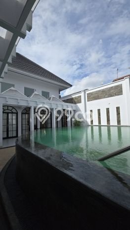 Best Deal Hunian Premium Ideal dan Luas di Menteng, Jakarta Pusat Best Deal Hunian Premium Ideal dan Luas di Menteng, Jakarta Pusat