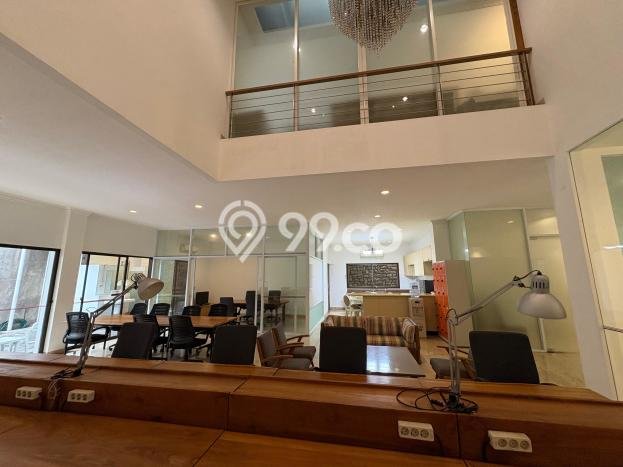 Rumah Mewah LB 594m2 Siap Huni Desain Elegan di Kedoya Baru, Jakarta Barat Rumah Mewah LB 594m2 Siap Huni Desain Elegan di Kedoya Baru, Jakarta Barat