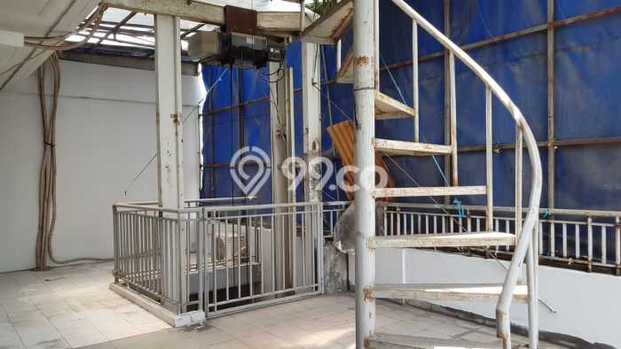 Ready to Use! Premium House LT 200m2 Desain Modern di Pluit Ready to Use! Premium House LT 200m2 Desain Modern di Pluit