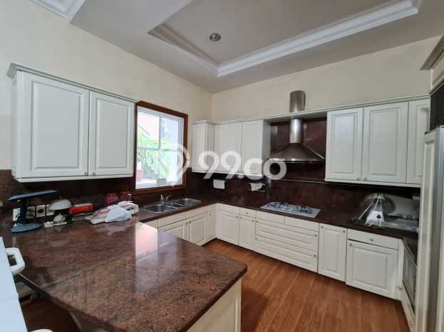 Rumah Luxury Modern Tanpa Renovasi di Pantai Mutiara Jakarta Utara Rumah Luxury Modern Tanpa Renovasi di Pantai Mutiara Jakarta Utara