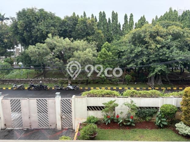 Rumah Mewah LB 594m2 Siap Huni Desain Elegan di Kedoya Baru, Jakarta Barat Rumah Mewah LB 594m2 Siap Huni Desain Elegan di Kedoya Baru, Jakarta Barat