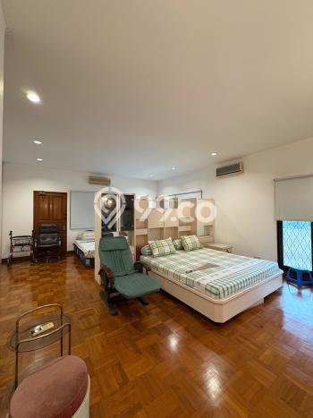 Rumah Mewah LB 594m2 Siap Huni Desain Elegan di Kedoya Baru, Jakarta Barat Rumah Mewah LB 594m2 Siap Huni Desain Elegan di Kedoya Baru, Jakarta Barat