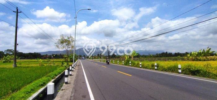 Rumah Luxury di Magelang Strategis Kondisi Terawat Rumah Luxury di Magelang Strategis Kondisi Terawat