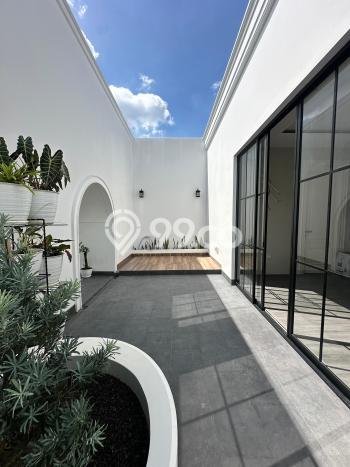 For Sale! Premium House LT 144m2 Desain Modern di Permata Buana For Sale! Premium House LT 144m2 Desain Modern di Permata Buana