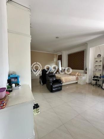 Rumah Mewah LB 456m2 Siap Pakai Desain Elegan di Pantai Mutiara, Jakarta Utara Rumah Mewah LB 456m2 Siap Pakai Desain Elegan di Pantai Mutiara, Jakarta Utara