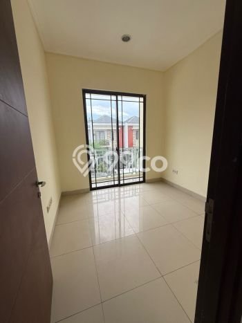 Dijual Rumah Luas Elegan Dengan View Cantik di Green Lake City, Jakarta Barat Dijual Rumah Luas Elegan Dengan View Cantik di Green Lake City, Jakarta Barat