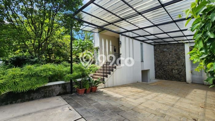 Jual Rumah Mewah Elegan Dengan View Eksklusif di Sentul City, Bogor Jual Rumah Mewah Elegan Dengan View Eksklusif di Sentul City, Bogor