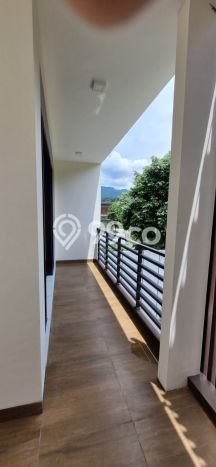 Ready to Use! Luxury House LT 236m2 Desain Modern di Sentul City Ready to Use! Luxury House LT 236m2 Desain Modern di Sentul City