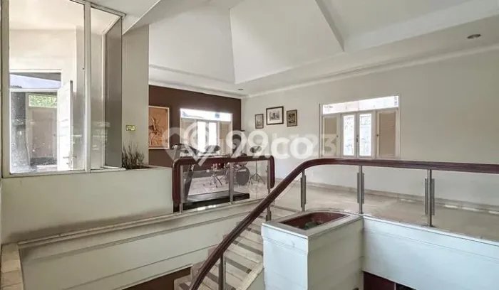Rumah Elit Modern Siap Huni di Bintaro Jakarta Selatan Rumah Elit Modern Siap Huni di Bintaro Jakarta Selatan