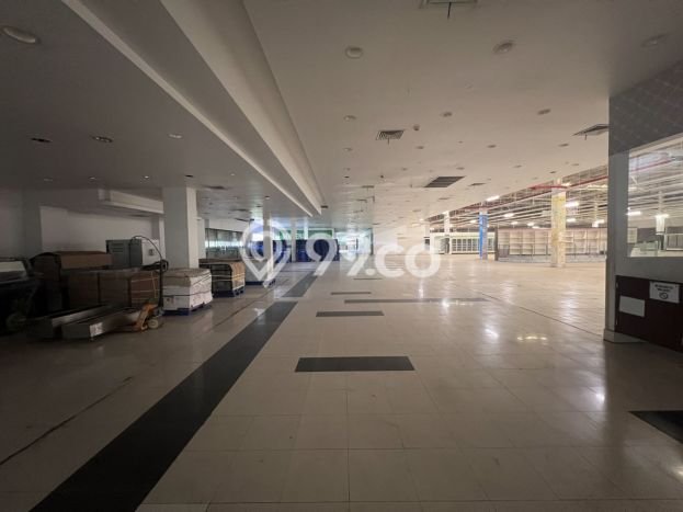 Disewakan Gudang di Kawasan Ramai Jatake Luas 7117m2 Disewakan Gudang di Kawasan Ramai Jatake Luas 7117m2