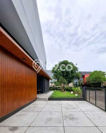 Rumah Mewah Siap Huni LT 344m2 di BSD, Tangerang Selatan Rumah Mewah Siap Huni LT 344m2 di BSD, Tangerang Selatan