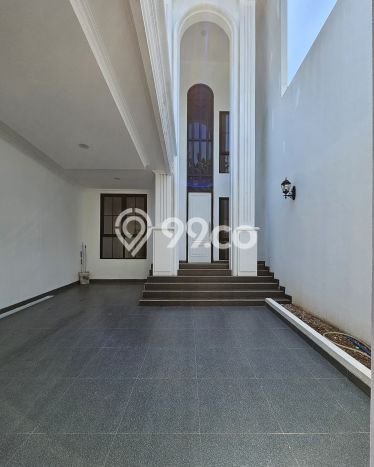 Rumah Luxury Modern Siap Huni di Bintaro Tangerang Selatan Rumah Luxury Modern Siap Huni di Bintaro Tangerang Selatan