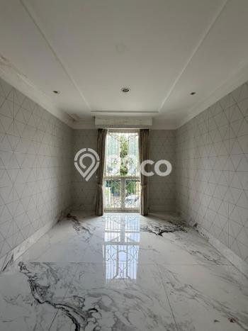 Rumah Nyaman 5 KT LB 800m2 Kondisi Bagus di Pondok Pinang Rumah Nyaman 5 KT LB 800m2 Kondisi Bagus di Pondok Pinang
